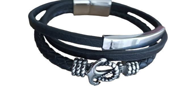 Leather and stainless steel bracelet