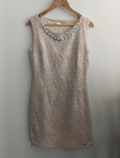 Biscuit sleeveless shift dress