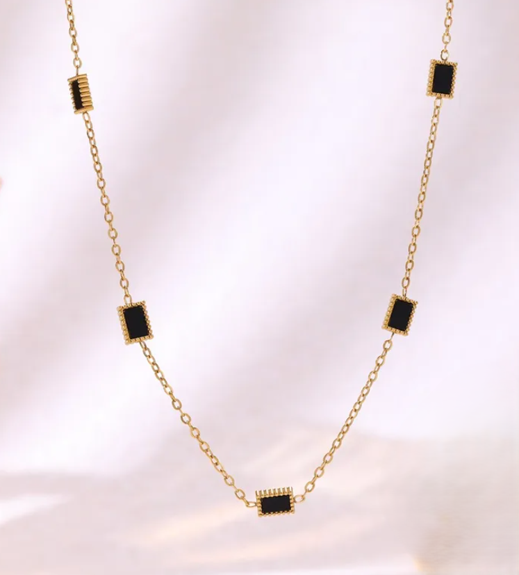 Black Shell Gold Chain Necklace