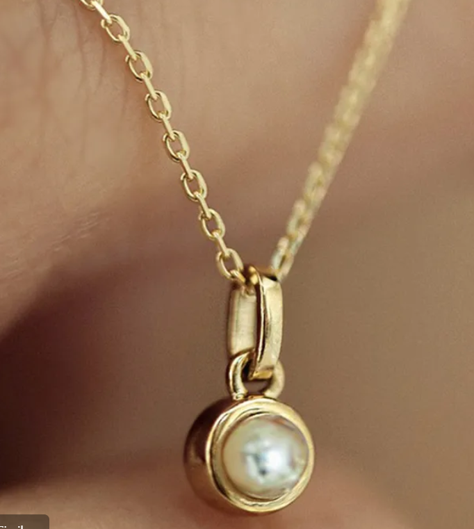 Gold Faux Pearl Pendant Necklace